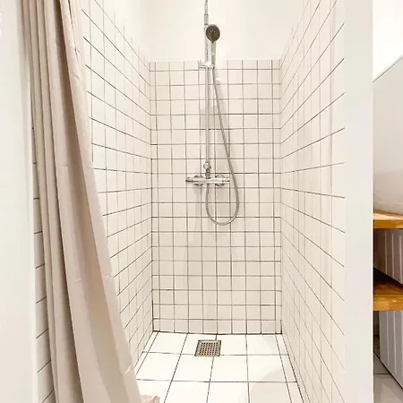Beautiful One-bedroom In Cph Apartment