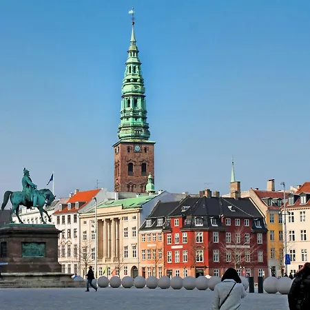 Beautiful One-bedroom In Cph Apartment